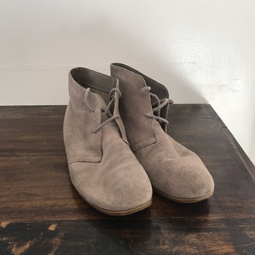 Steve Madden gray suede booties